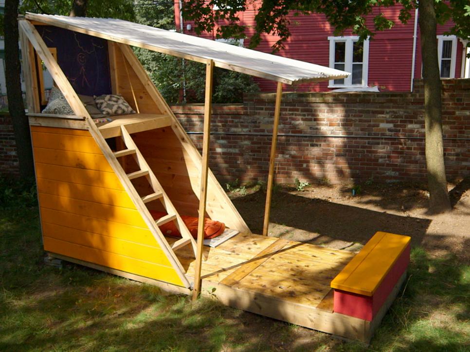backyard playhouse  83