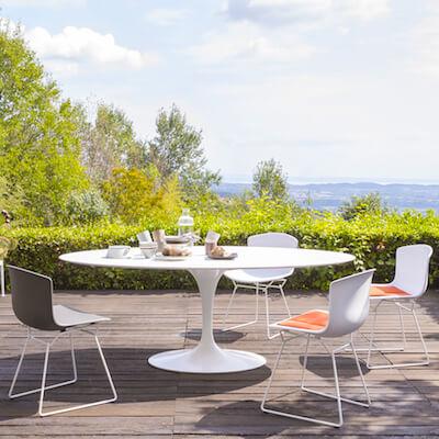 Contemporary Garden Furniture Offers Modern Outlook to the Garden