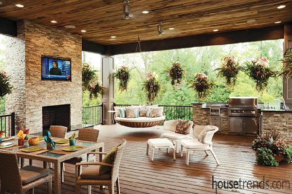 outdoor living spaces  47