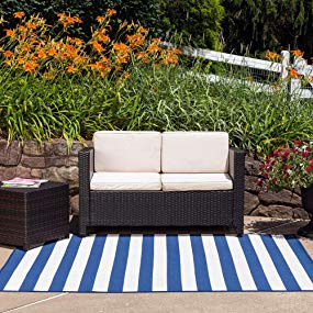 How to pick the best outdoor patio rug