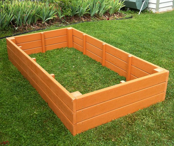 Make eye catching garden by using raised garden bed ideas