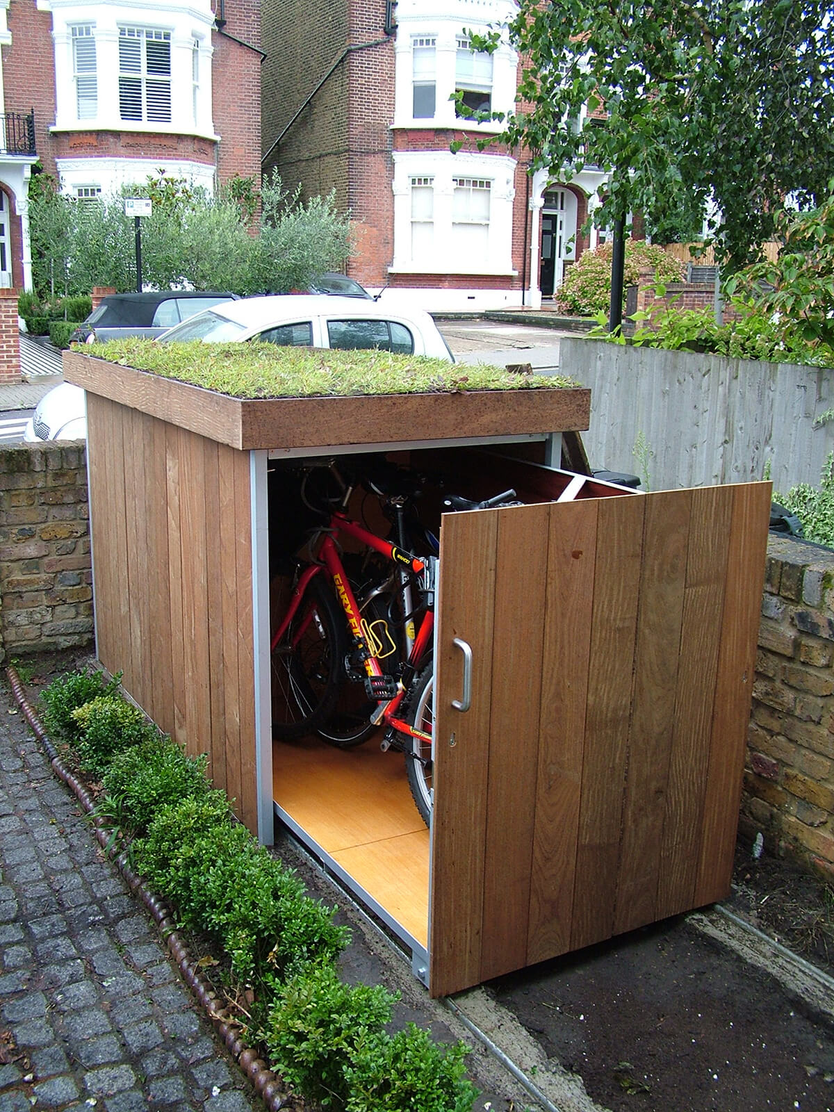 Small storage sheds for your gardens and backyards
