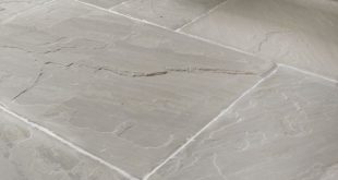 Salcombe Sandstone in a seasoned finish. Patio tiles with soft pale