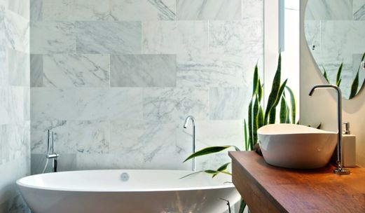 Flats and Apartments: 4 Tips To Buy The Right Bathtub For Your Bathroom