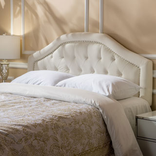 Shabby chic bedroom furniture:
beneficial and pristine