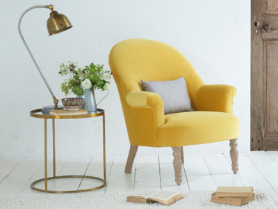 Worried about space: use very small armchairs
