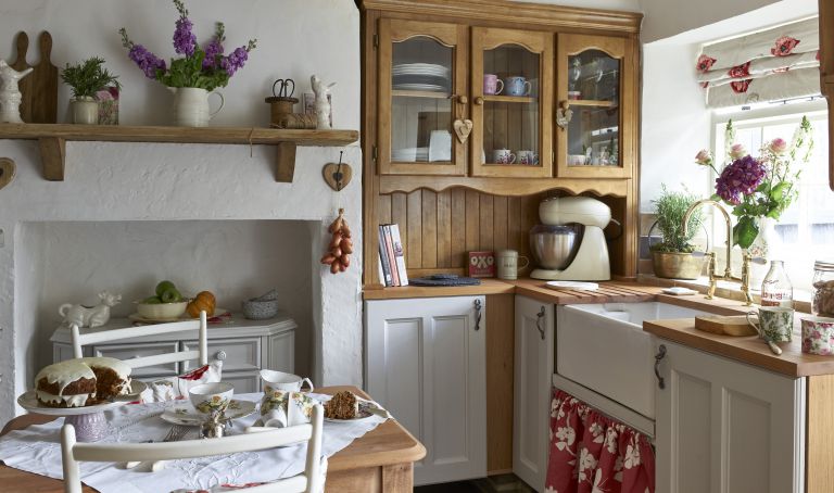 How to design a vintage kitchen | Real Homes