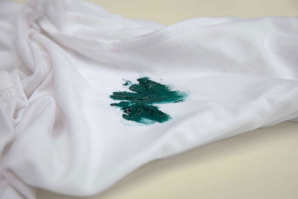 oil-based How to remove color from clothing without ruining it