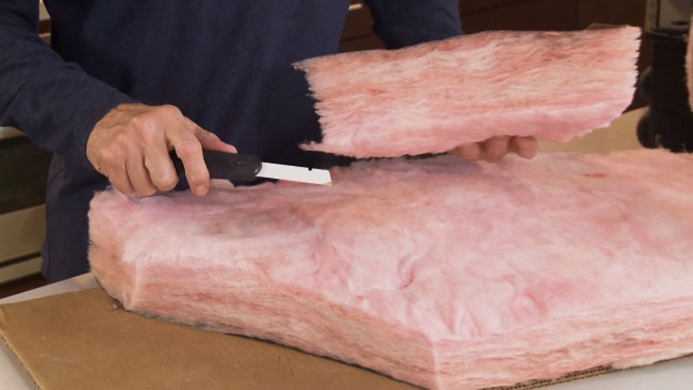 Knife How to cut fiberglass insulation without problems