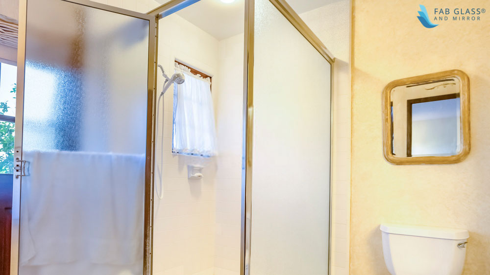 4-1 How can we decorate our bathrooms with translucent glass?