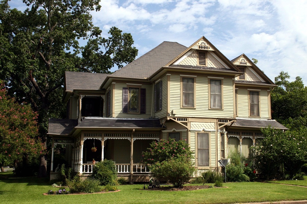 t7-20 What are Victorian houses and what defines their architecture?
