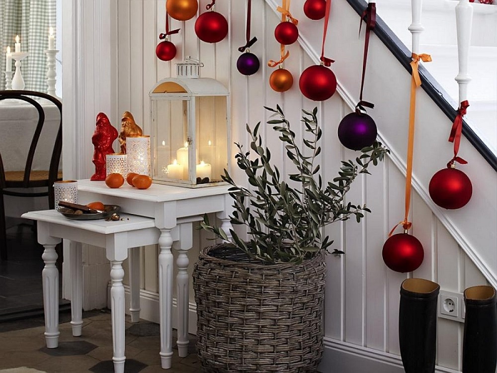 t3-157 Great decoration ideas for Christmas stairs that you should definitely try