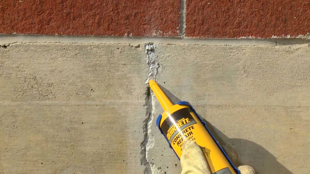 Paste Removing Paint From Bricks (A Useful Guide)
