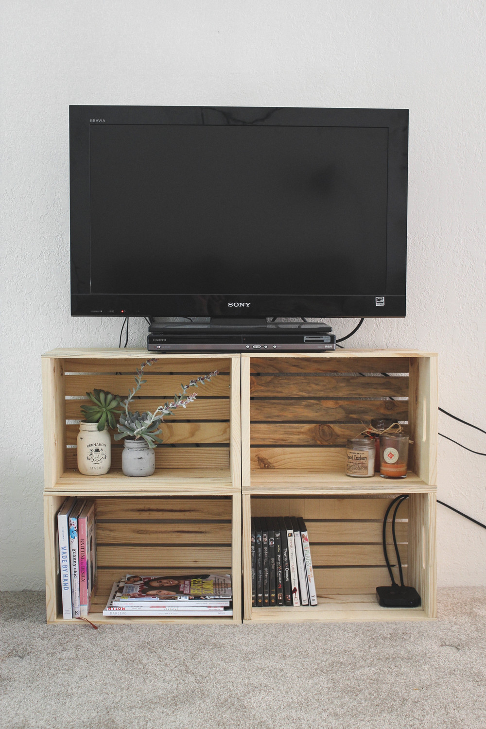 pix1 DIY TV Stand Ideas and examples that you can put up in your home