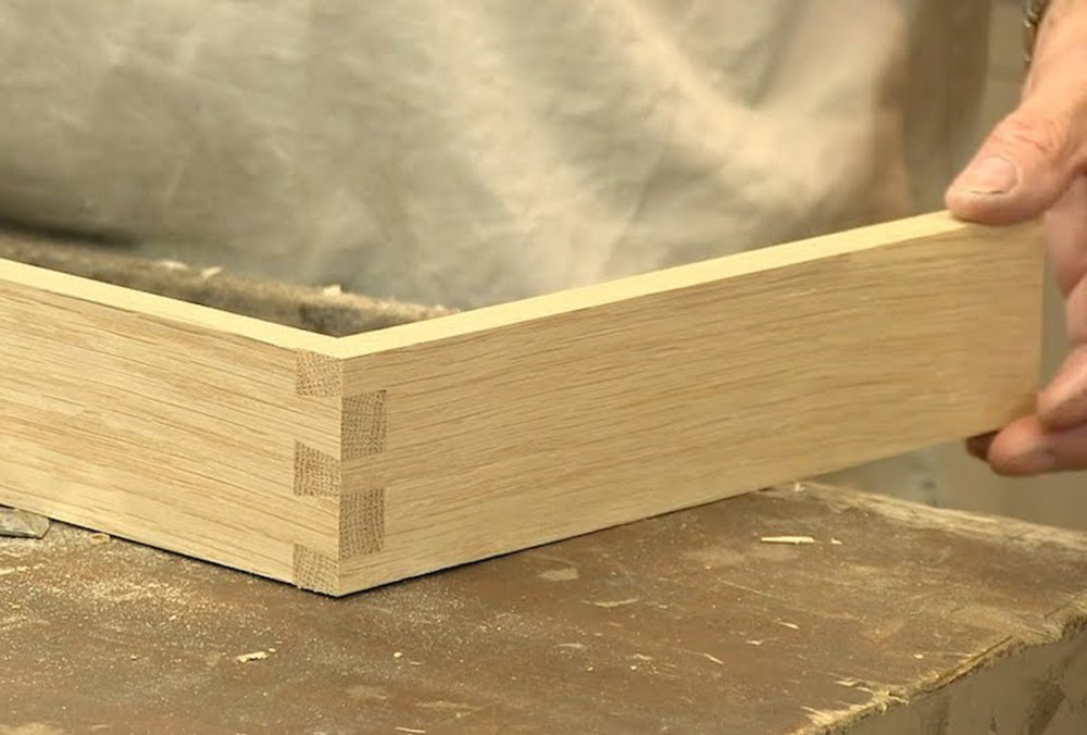 Perfect dovetail How do you cut a perfect dovetail?