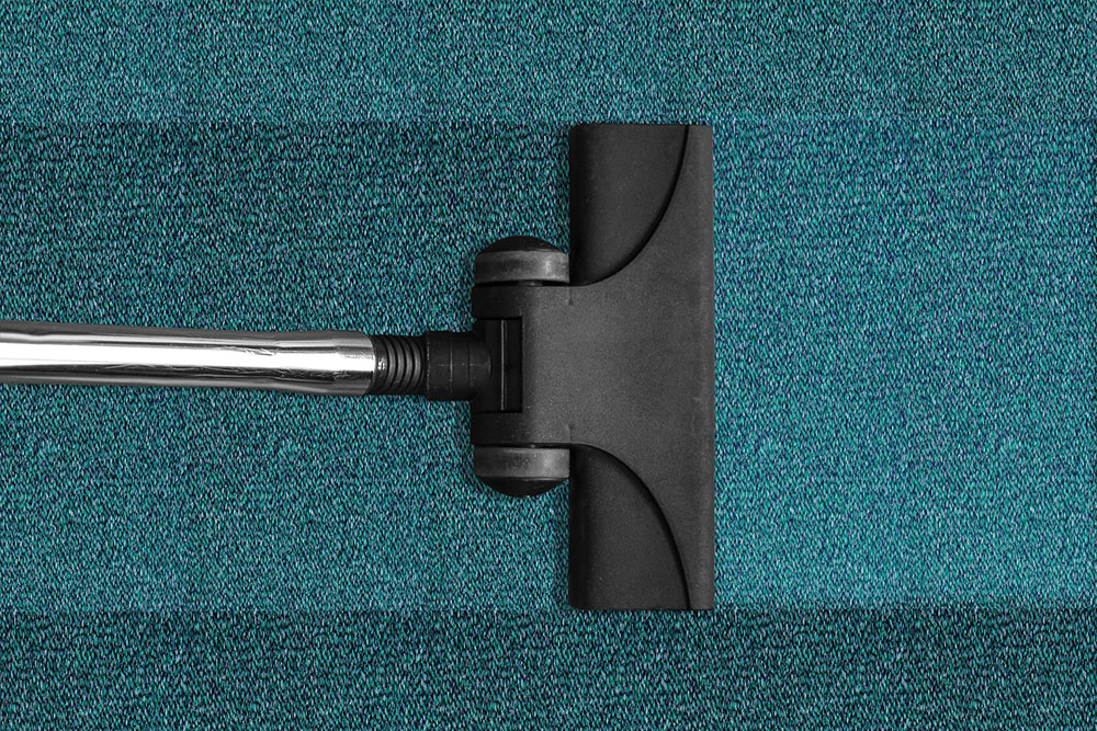 Vacuum Cleaner-268179_1920 Top tips to keep your floor and carpet sparkling clean