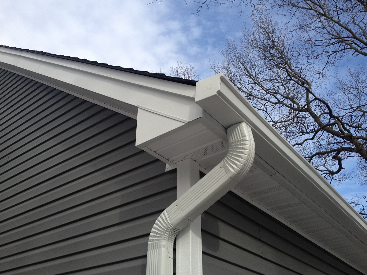 how much do seamless gutters cost