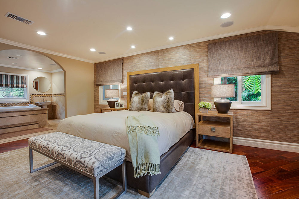 How much does it cost to build a master
bedroom and bathroom?
