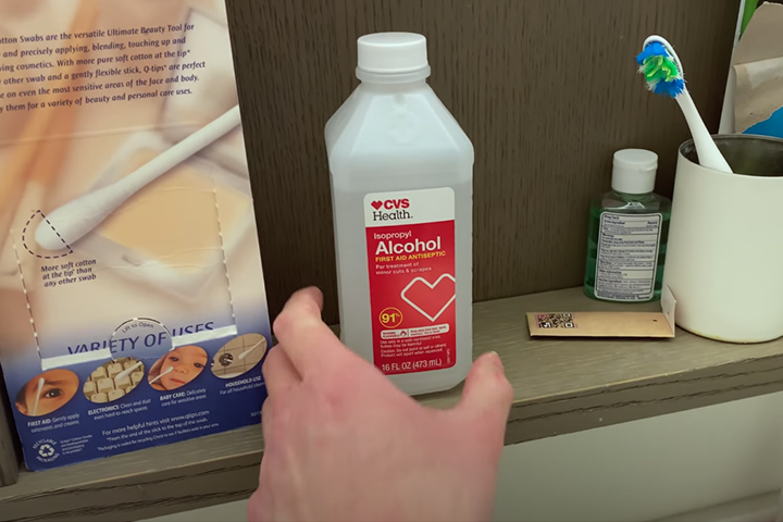 How rubbing alcohol can help clean your
home