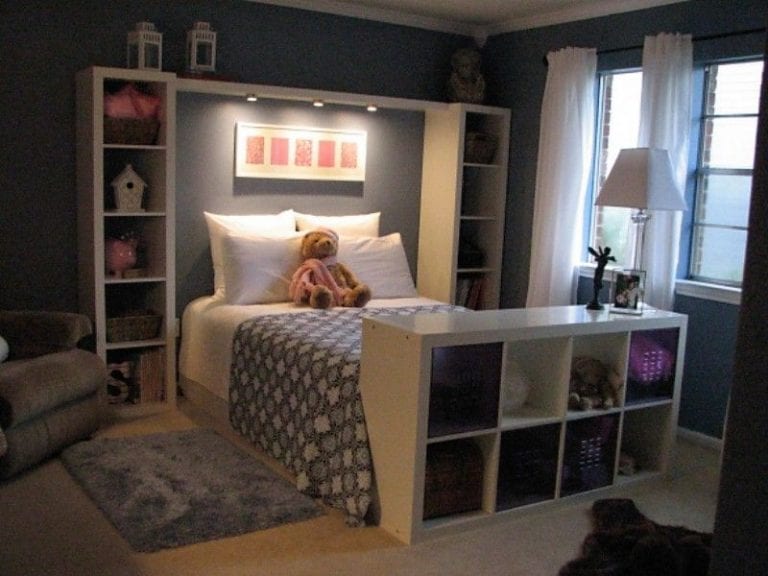 How To Arrange A Small Bedroom With A Queen size Bed TopsDecor