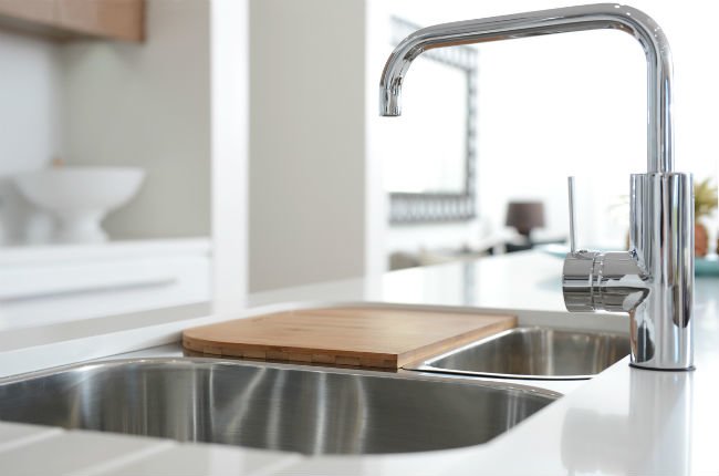 The 7 Best Kitchen Sink Materials for Your Renovation | Bob Vi