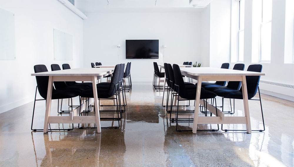 How to make a more productive meeting
room