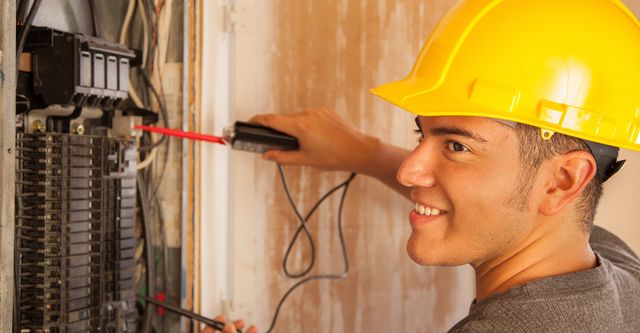 The 10 Best Electricians Near Me (with Free Estimate