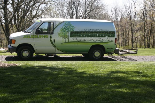 Hire a Lawn Care Company or Do-It-Yoursel