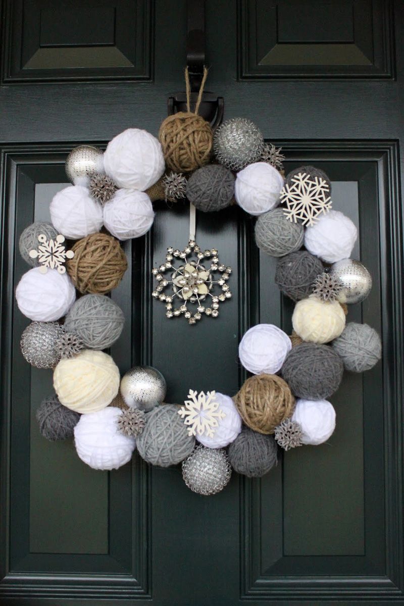 Modern Christmas wreaths that you can use
to decorate your home