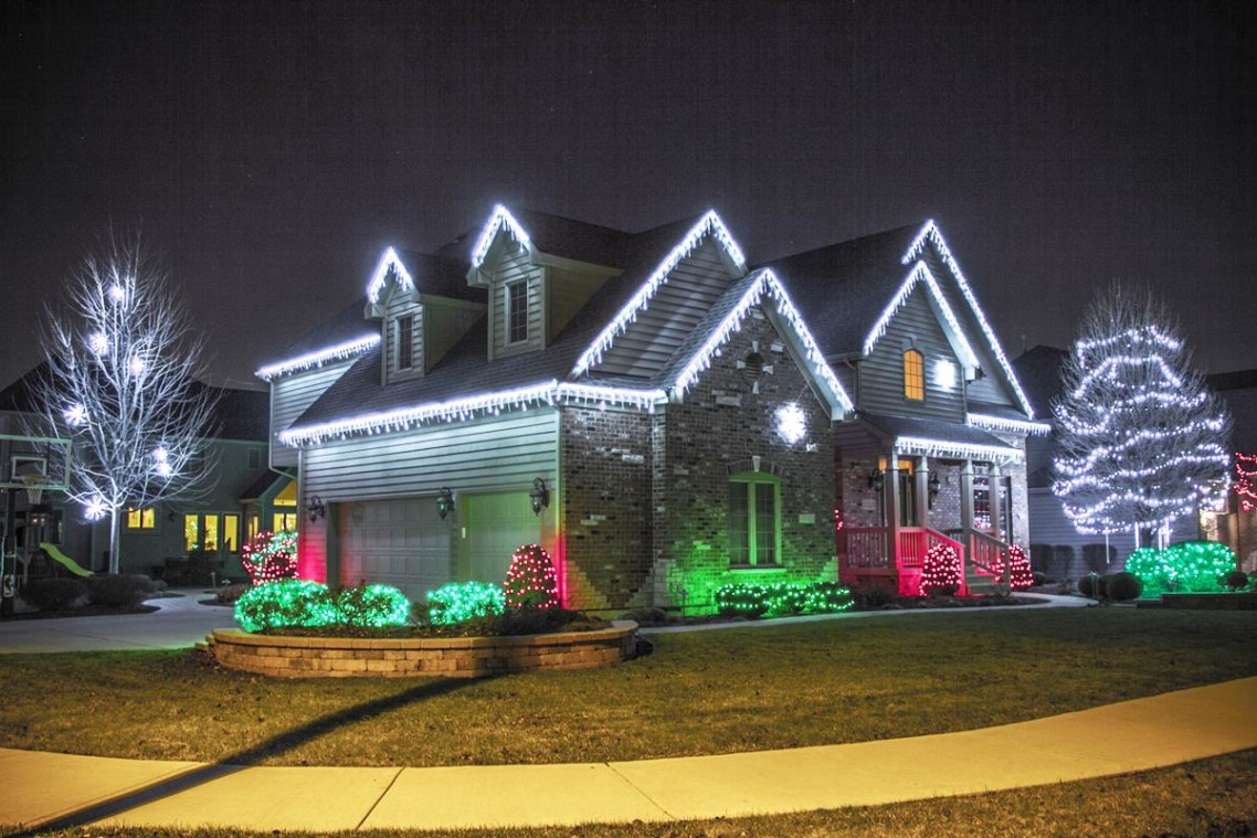 Ideas for outdoor Christmas lights to
decorate your home