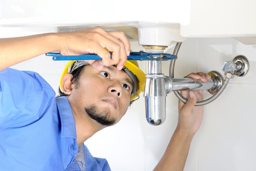 Handy Tips to Fix Plumbing Leaks and Reduce Water Waste | Black .