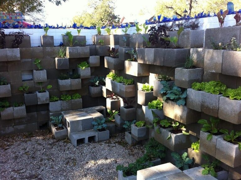 cinder-block-garden-wall-idea – TopsDecor.com