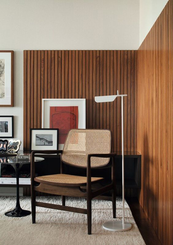 Mid-century-modern-living-room-with-vintage-furniture
