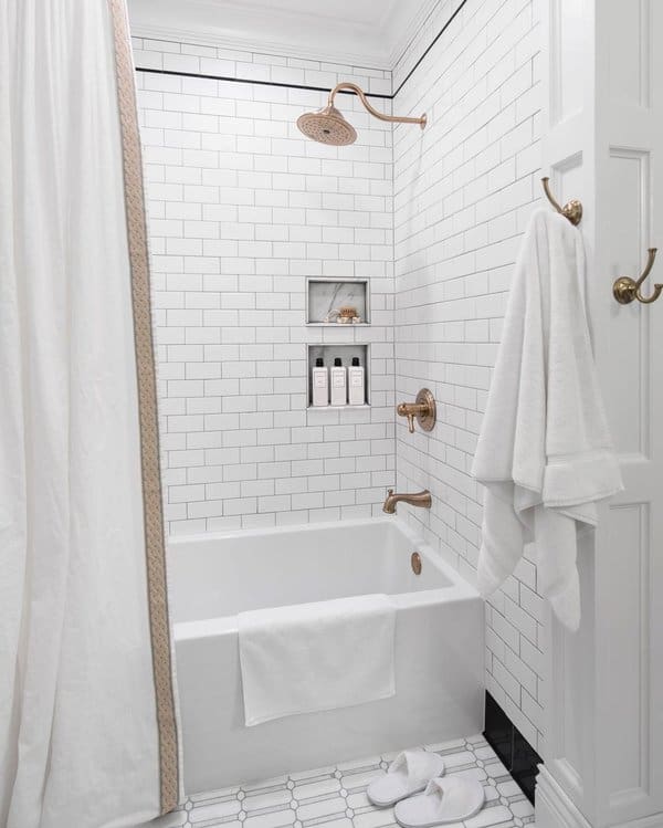 bathroom-curtain-ideas-white-picture-4