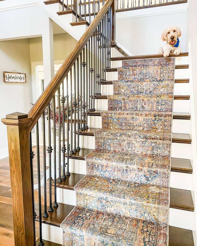 Stair runner with pattern 