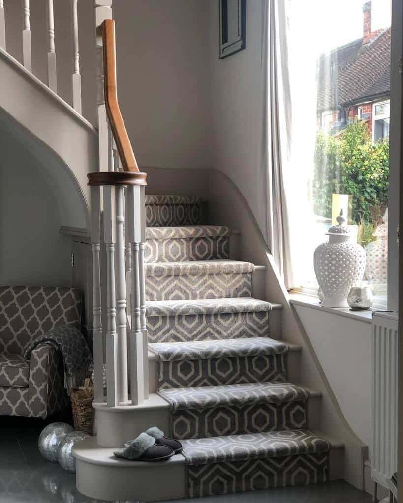 Stair runner with gray pattern 