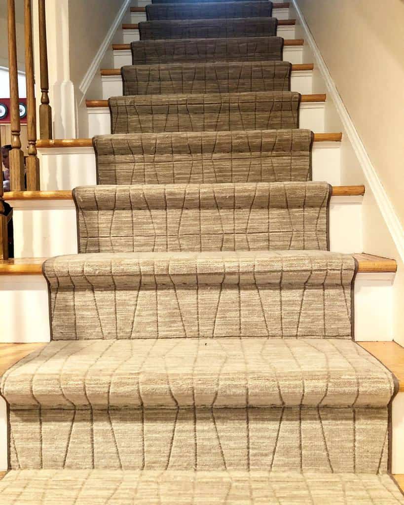 Stair runner with gray pattern