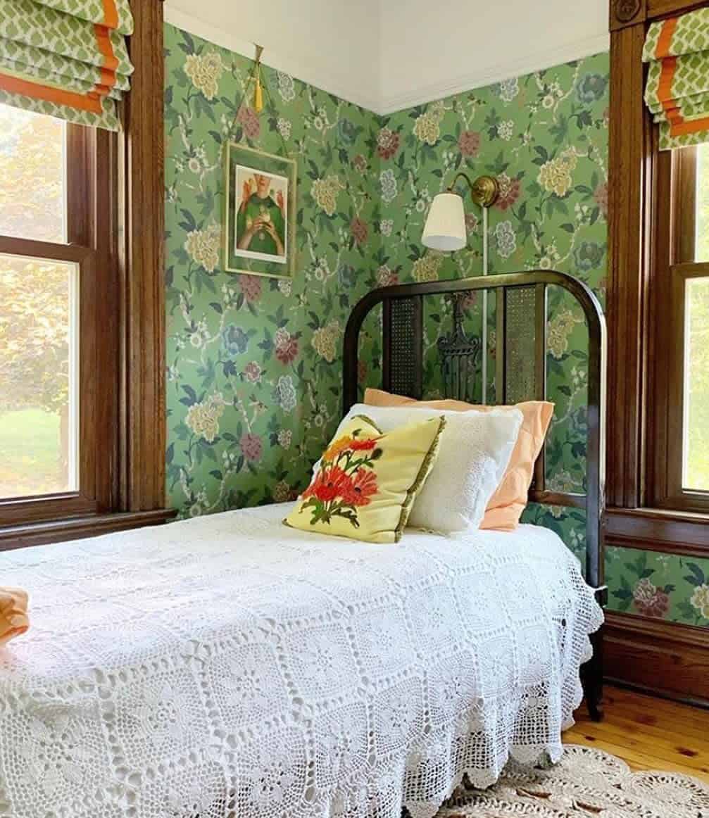 Green guest room bedroom ideas -sewlovelybykelly
