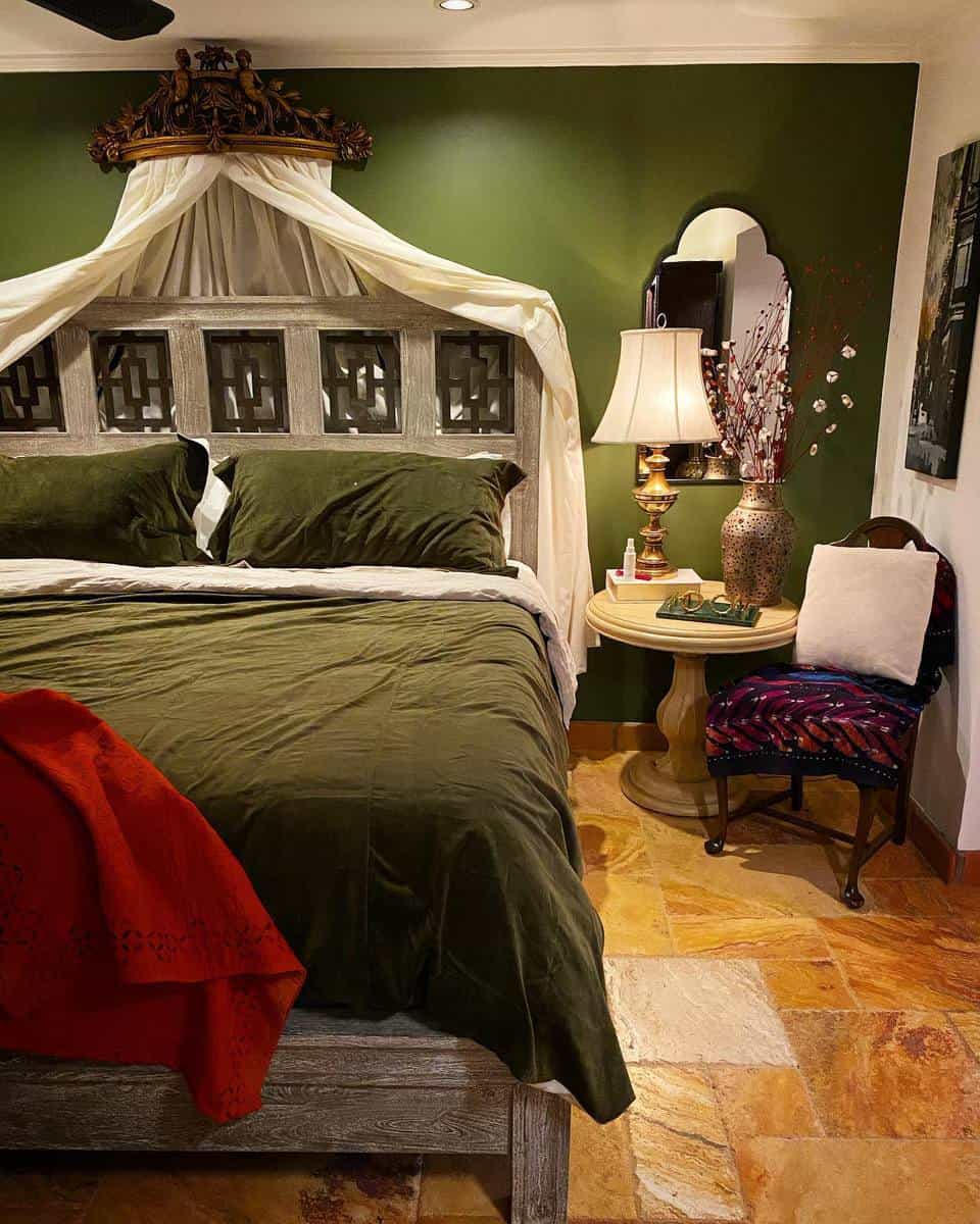 Green bedside wall mirror lamp in oriental style 