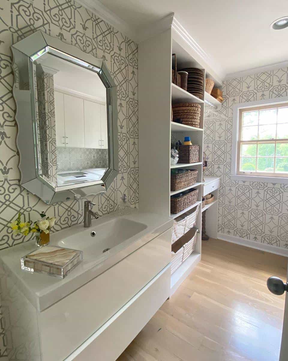 Bathroom wallpaper with white and silver pattern 