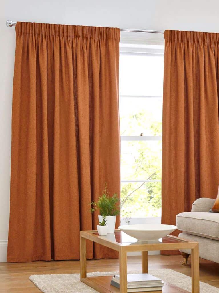 Curtains in earthy colors for a modern living room