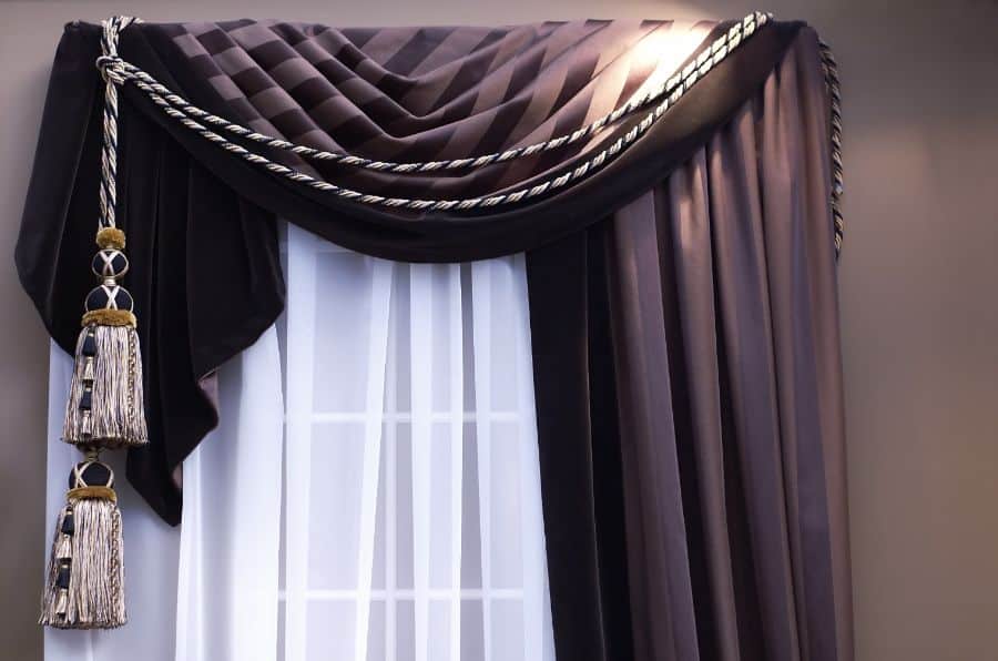 Gray pelmet curtains 