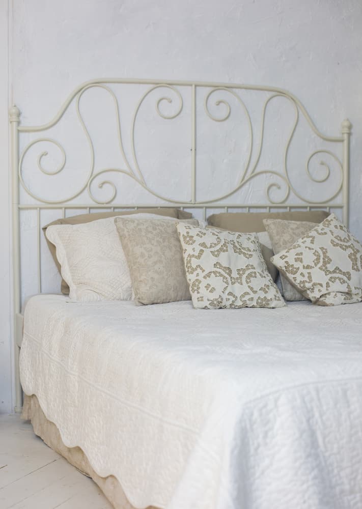 Cast iron bed frame cushions 