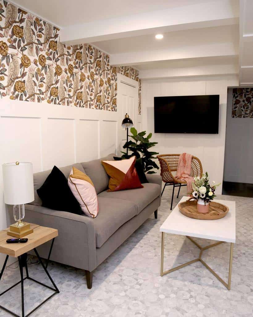 Floral wallpaper living room