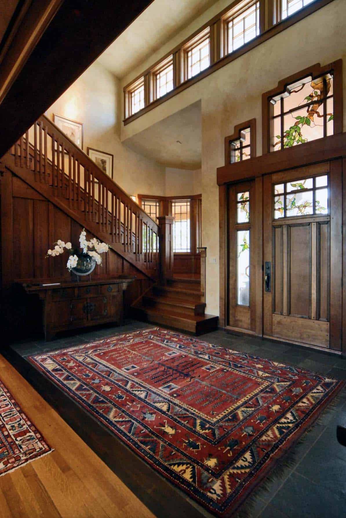 House entrance in craftsman style