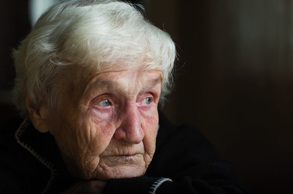 Why Many Adult Children Quietly Distance Themselves from Their Parents — and Ways to Rebuild Connection