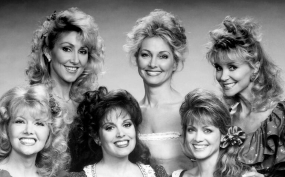 Can You See What Sets This Apart? A Blend of Nostalgia and Visual Challenge