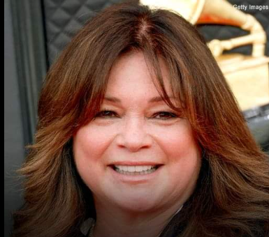 Valerie Bertinelli Shares a Personal Swimwear Photo, Sparking Widespread Online Discussion