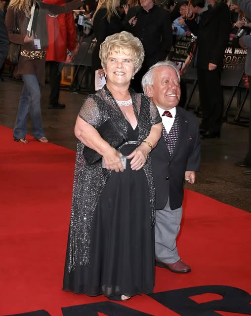 A Life Beyond Limits: The Quiet Strength of Kenny Baker and His Family