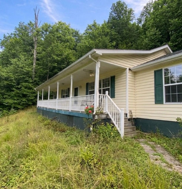 Charming Hurricane Ranch Home on 0.79 Acres With Spacious Layout and Online Auction Opportunity